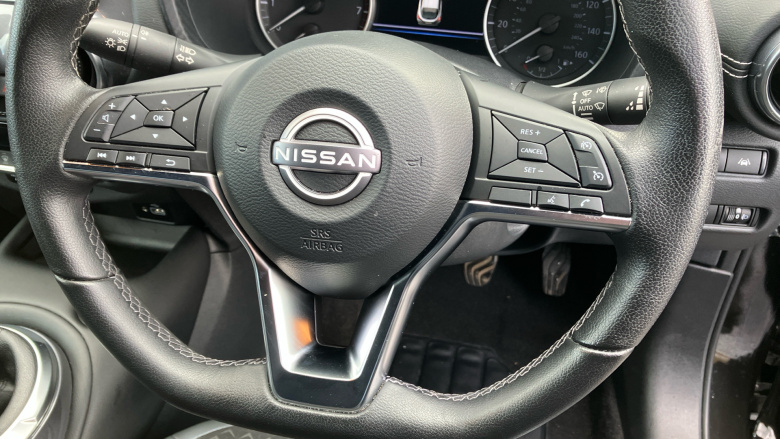 Nissan Juke 1.0 DiG-T 114 N-Connecta 5dr Petrol Hatchback